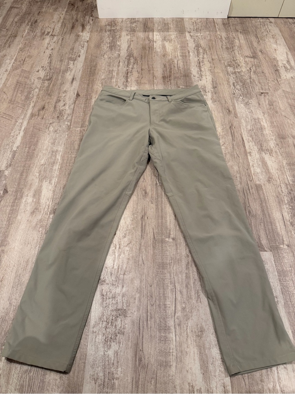 lululemon athletica Men's Straight Chinos in Beige Color